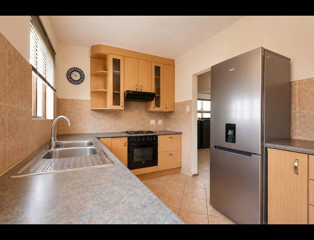 3 BEDROOM TOWNHOUSE FOR SALE IN NORTH RIDING